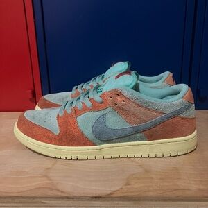 NIKE SB DUNK LOW PRO PREMIUM SIZE 11 ORANGE/EMERALD RISE